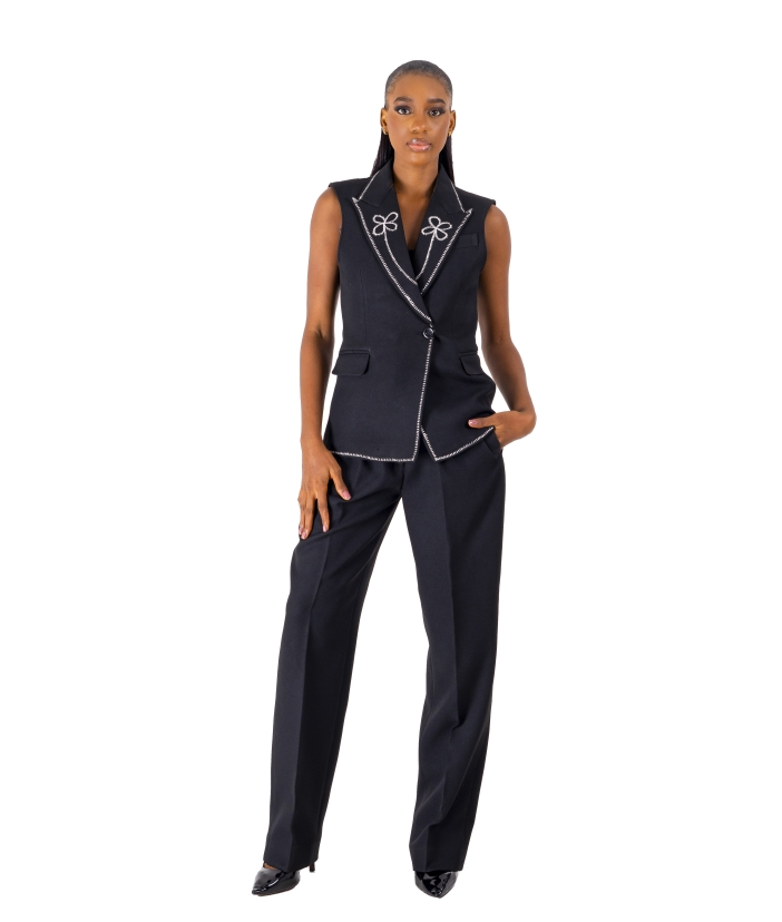 The Noir emblem suit (female)