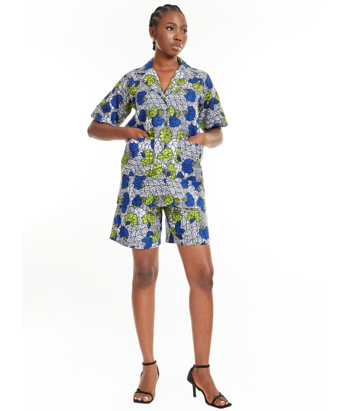 Ensemble Court A Simple Boutonnage